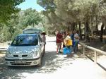 vers les voitures