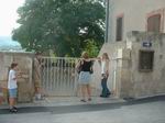 Yaêl présente ce qui était "son" école